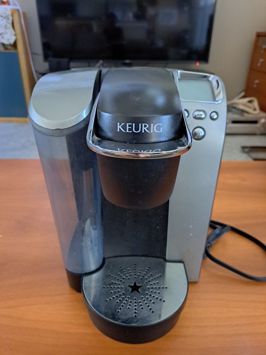 Keurig B70 coffee maker 