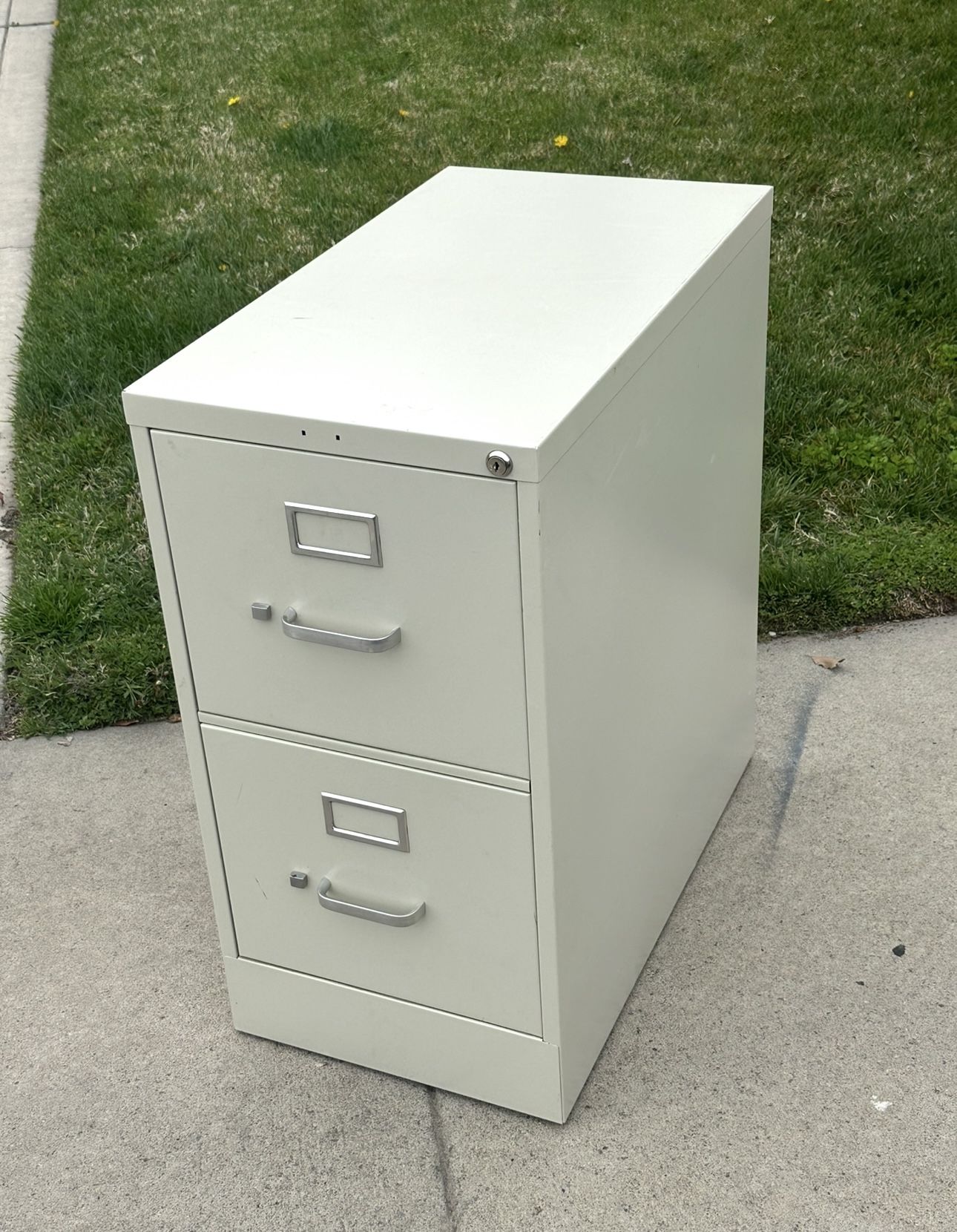 Filing Cabinet With Key