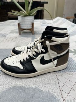 Men’s Jordan 1 High Mocha Size 10