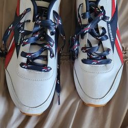 Brand New Reebok Shoes Size 6 /24.5 Cm 
