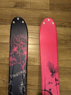 Salomon Temptress women's ski 151cm. Pink, Black, And White for