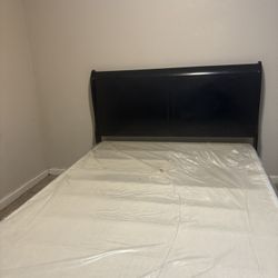Queen Size Bed 