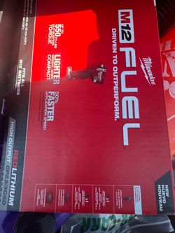 Milwaukee m12 stubby 1/2 impact kit