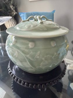 Vintage Chinese Mid Century Longquan Celadon Pot