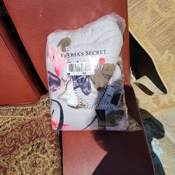 Rug Dining Table Shoes Tires 