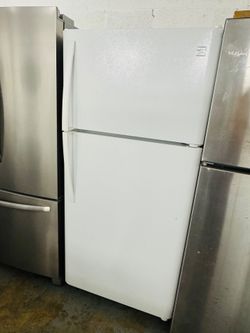 Kenmore White Top-Freezer Refrigerator