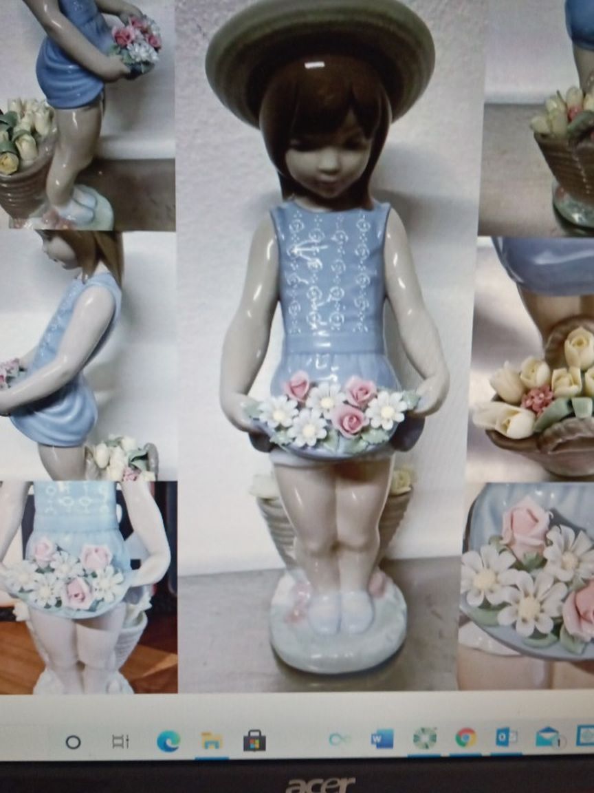 Lladro Daisy Flowers On The Lap