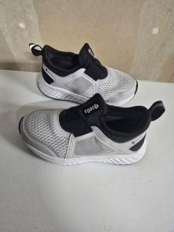 Zella toddler size 9 worn ocne