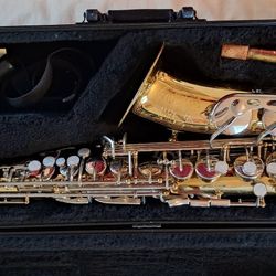 Alto Sax Conn Selmer 24M Used