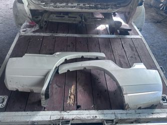 White Cadillac Escalade 02-06 Fender Flares