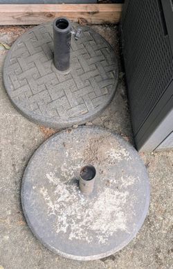 Outdoor umbrella stands