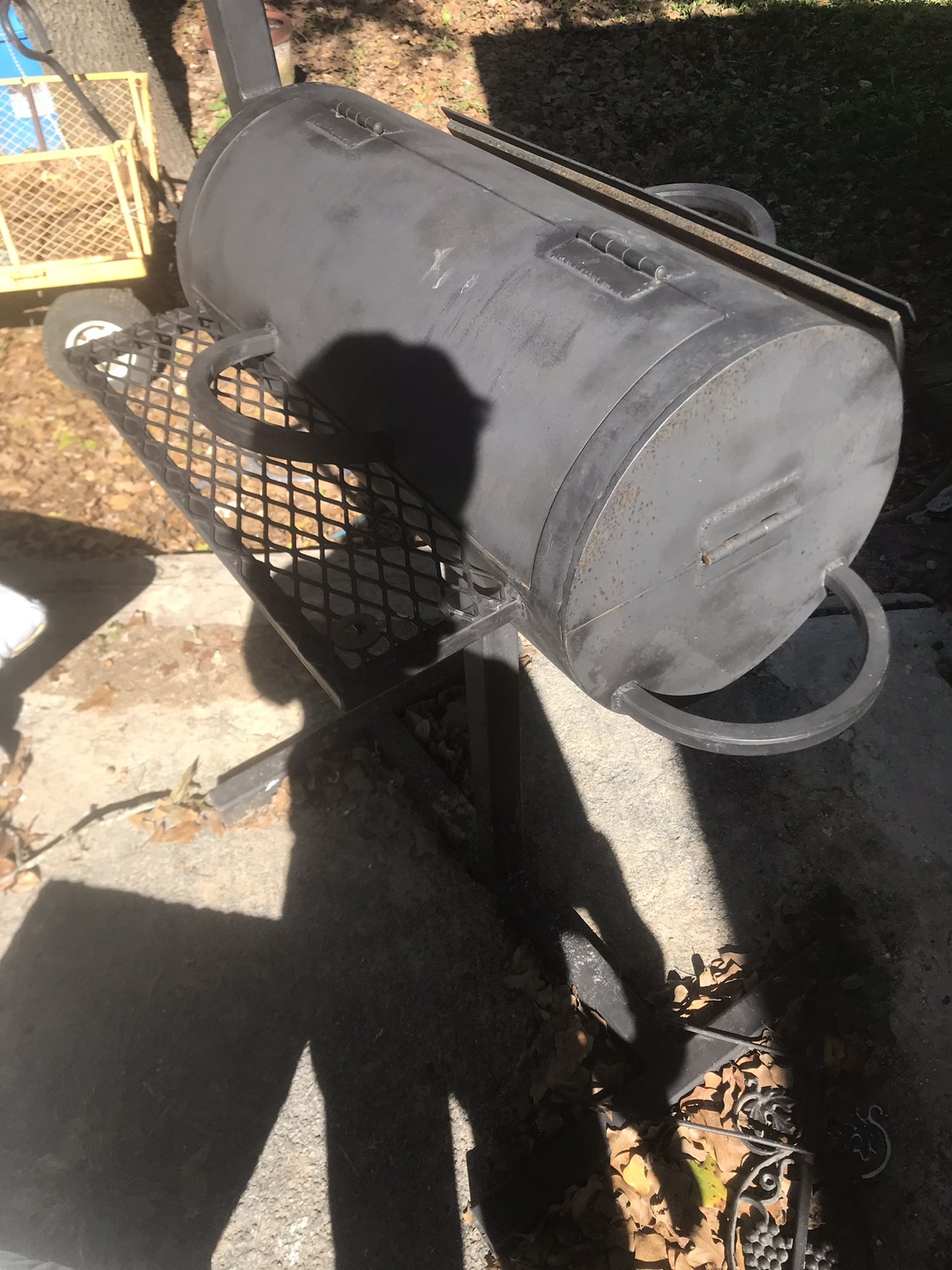 Barbecue pit new never used 250$
