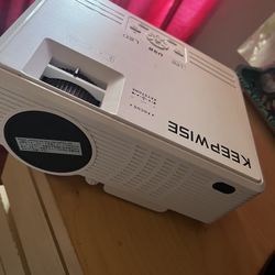 KEEPWISE MINI PROJECTOR 