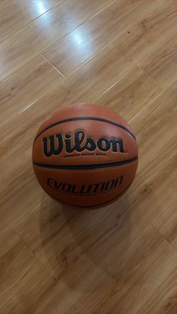 Wilson Evolution Ball (LOPSIDED)