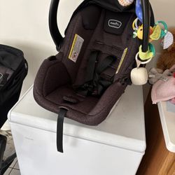 Evenflo Travel System. 