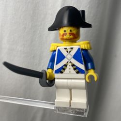 LEGO Minifigure pi064 Harbor Sentry Imperial Soldier Blue Coat 1989 Pirates (Rare Collectors Item!)