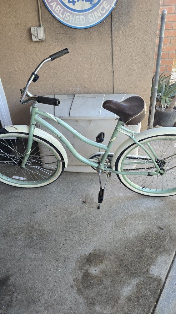 Cranbrook Beach Cruiser