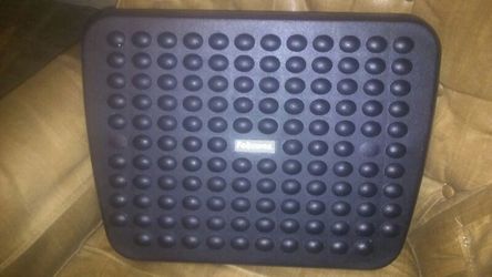 Fellowes footrest
