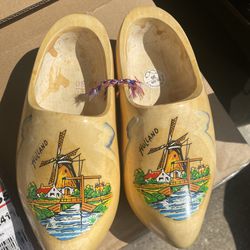 Wooden Holland Shoes