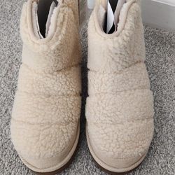 Old Navy Fur Lined Boots Kids