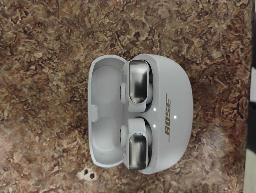 Bose Wireless Headphones ( Compatible With Anyone But Works Great With Either Brand