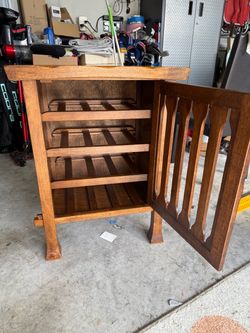 Wine cabinet