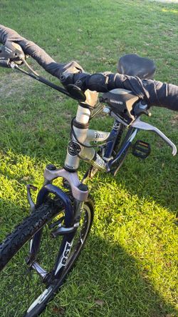 TREK 3700