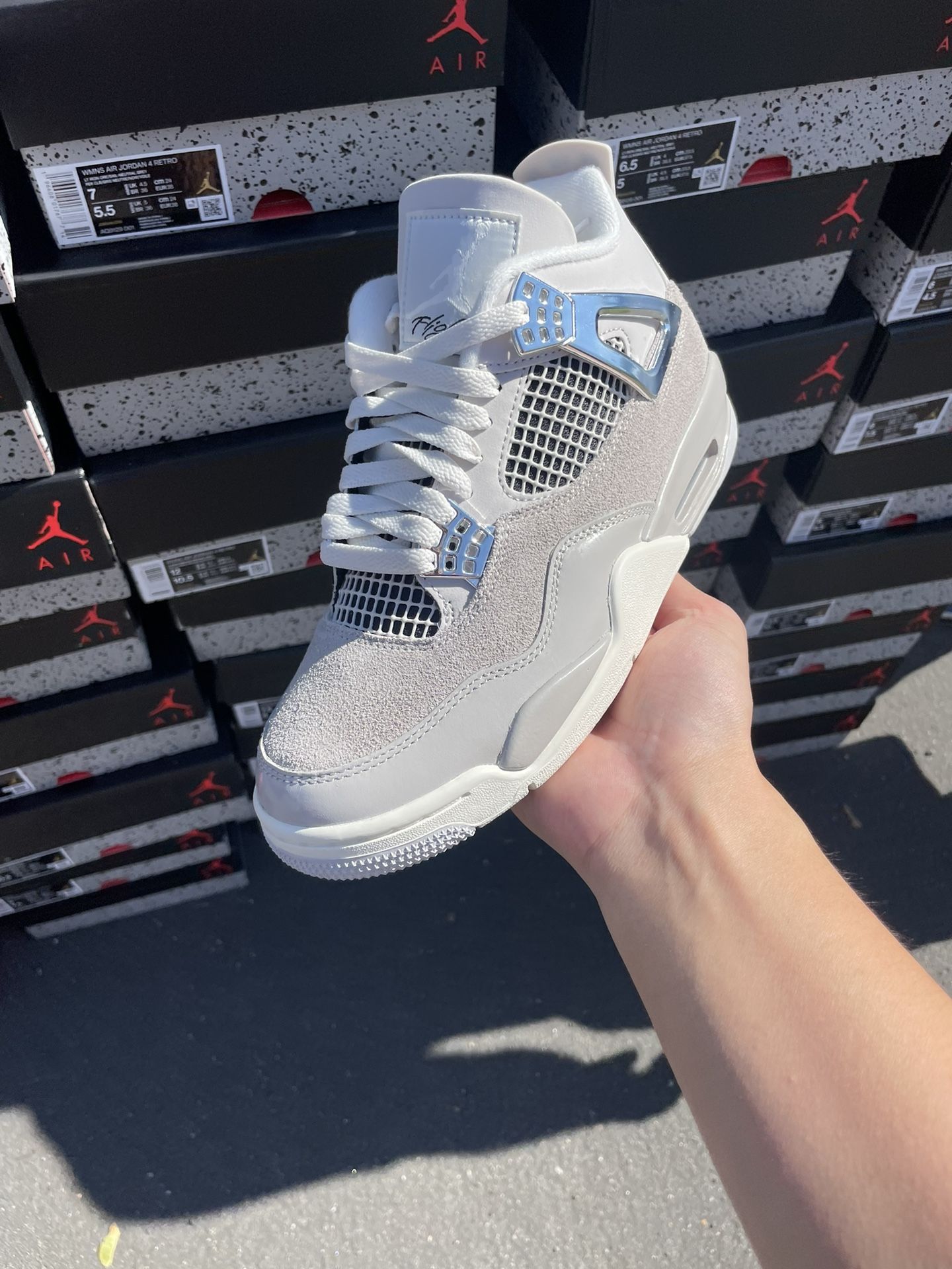 Jordan 4s Frozen moments (woman’s Exclusive)