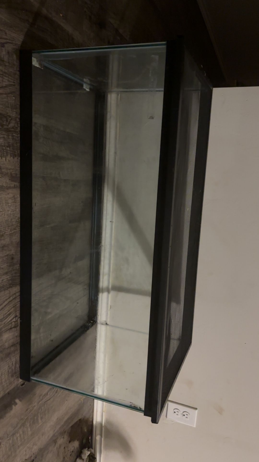 Glass tank