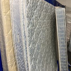 Double sided pillow top queen. 200 including boxsprings