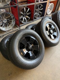 6x139.7 - 17” - GLOSS BLACK - TOYOTA OEM RIMS
