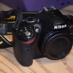 Nikon D3200 - For Parts