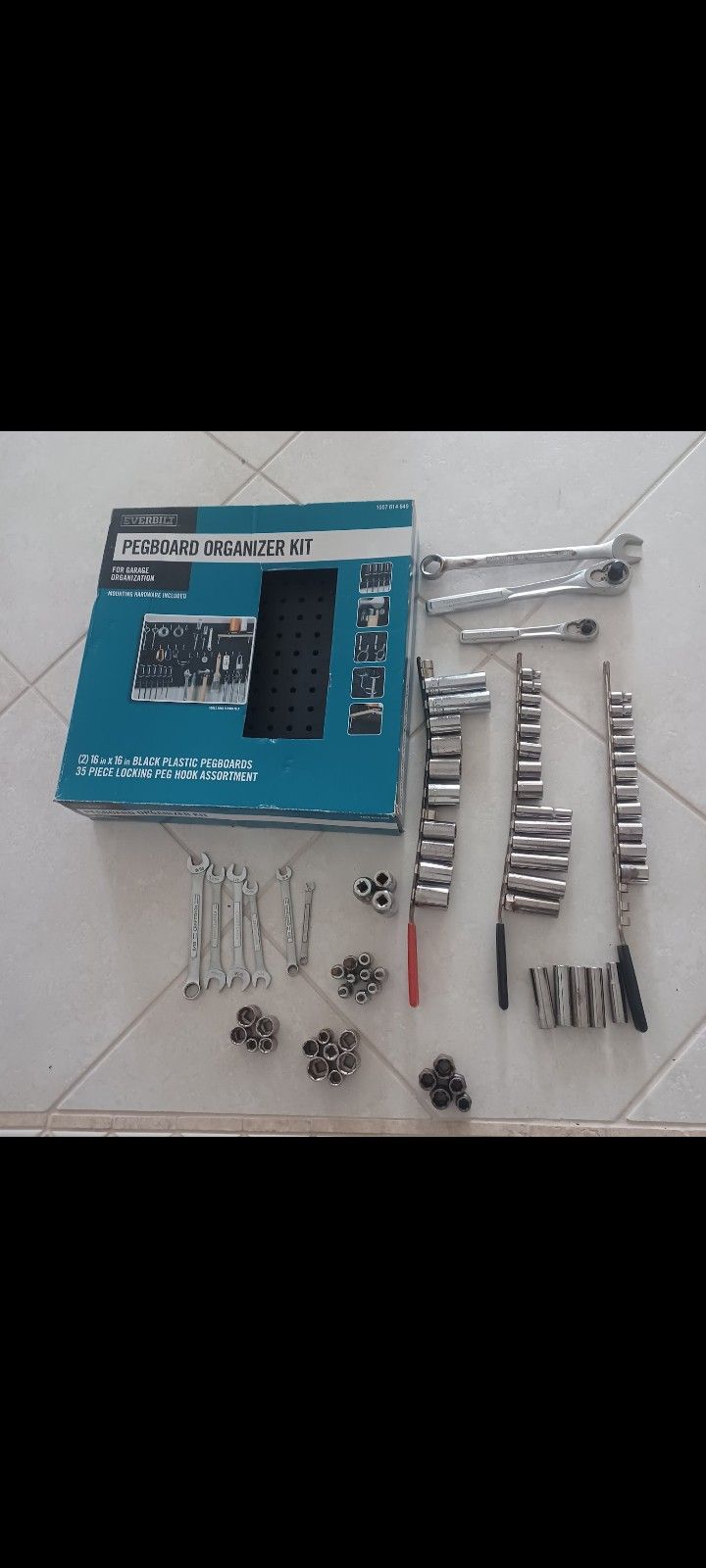 80 Piece Craftsman Tool Set W/Pegboard Organizer & Tote Bag