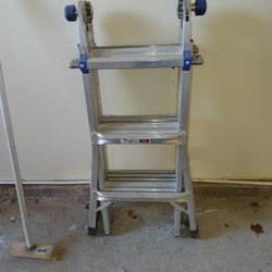 Folding Extendable Ladder. 