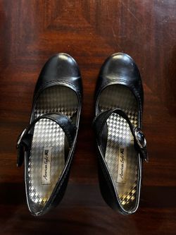 American Eagle Black Mary Jane Heels