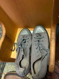 Converse size 8 men’s 10 women’s 25 dollars fossils size 10 30 dollars