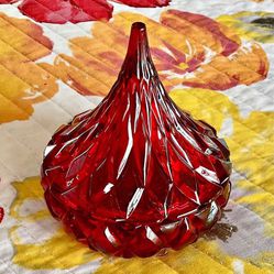 SHANNON VINTAGE CRYSTAL CHRISTMAS CANDY DISH! Hershey Kiss Shape! Rich, Red Color! Perfect!
