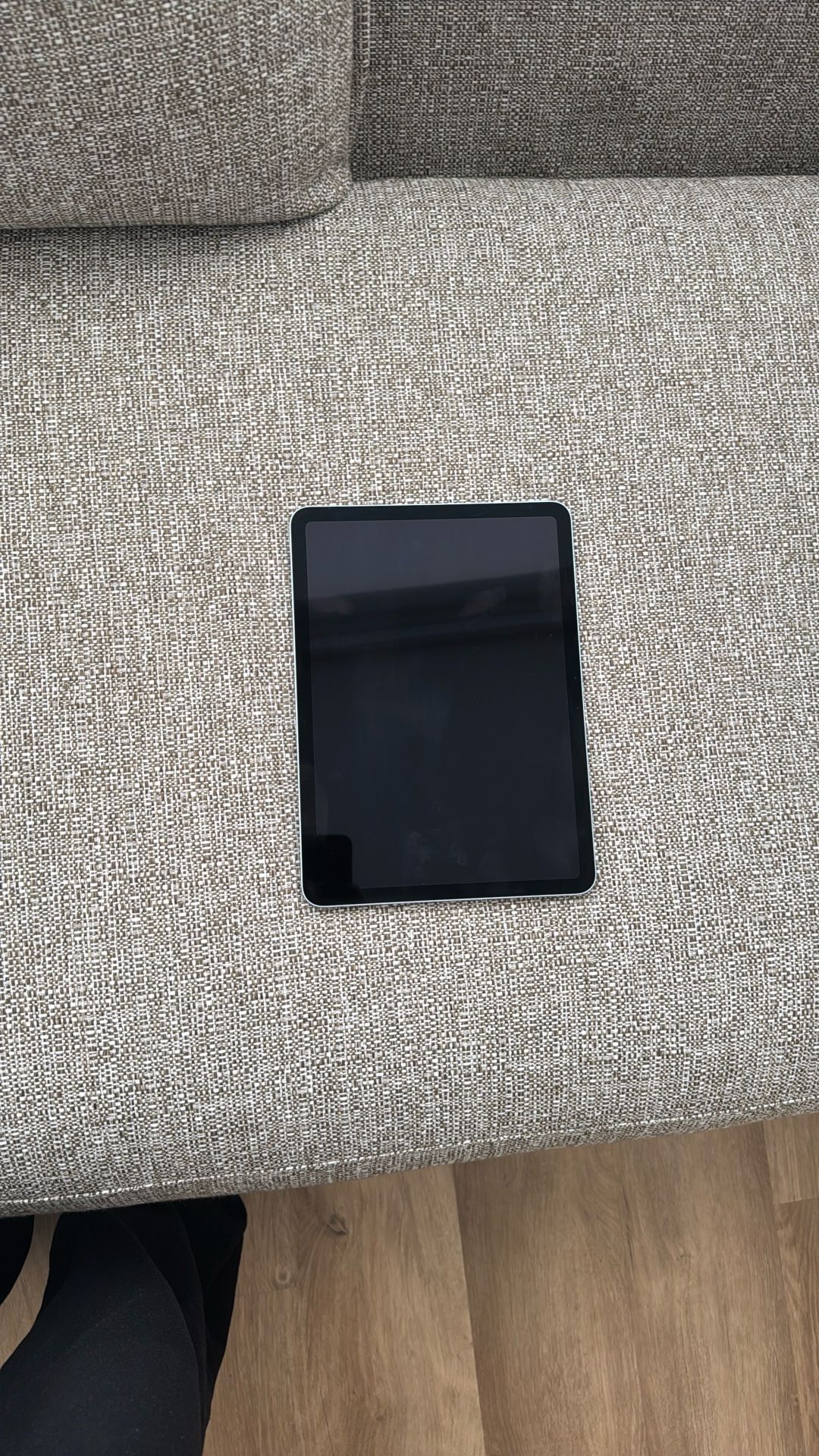 iPad Air M2 11-inch (2024) – Excellent Condition