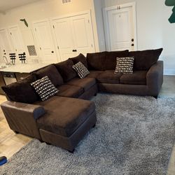 Large Chocolate Sectional Sofa w/ Chaise