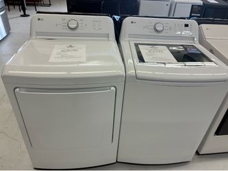HOT DEAL! Top load washer with Agitator and Gas dryer set