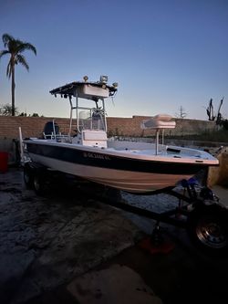 Center Console Boat 21 feet