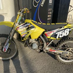 New Green Sticker /Red Sticker 