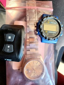 Lot of 3 men's watches for sale.