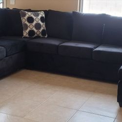 Large   Sectional. . 