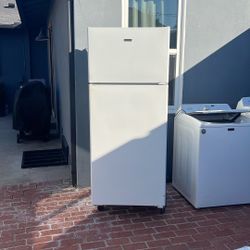 Hot Point Fridge $160 OBO