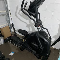 Elliptical exercise machine