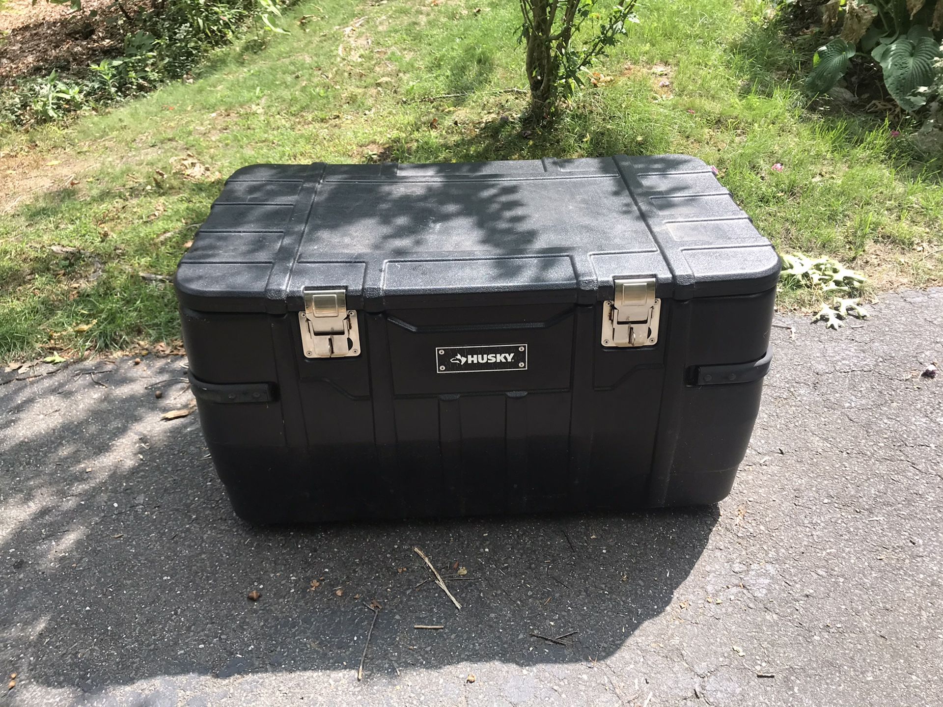 Husky site storage box 100 gallon 48 for Sale in Burlington CT