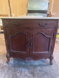 Bathroom vanity