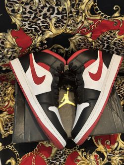 AIR JORDAN 1 MID SZ 9.5