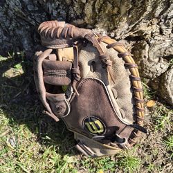 Wilson Softball  Firstbasemans Glove  ( See Pics) LOCATED IN GLENDORA.  CHECK OUT MY PAGE FOR OTHER BASEBALL/SOFTBALL EQUIPMENT